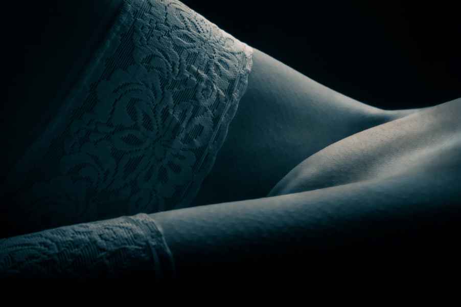 fotografia sensualna w czerni i bieli  slask 057